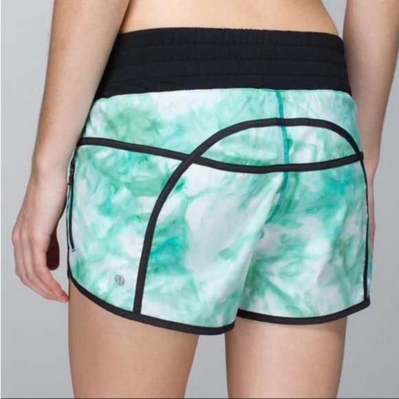 LULULEMON Tracker Shorts with Liner Size 4 - Picture 3 of 8